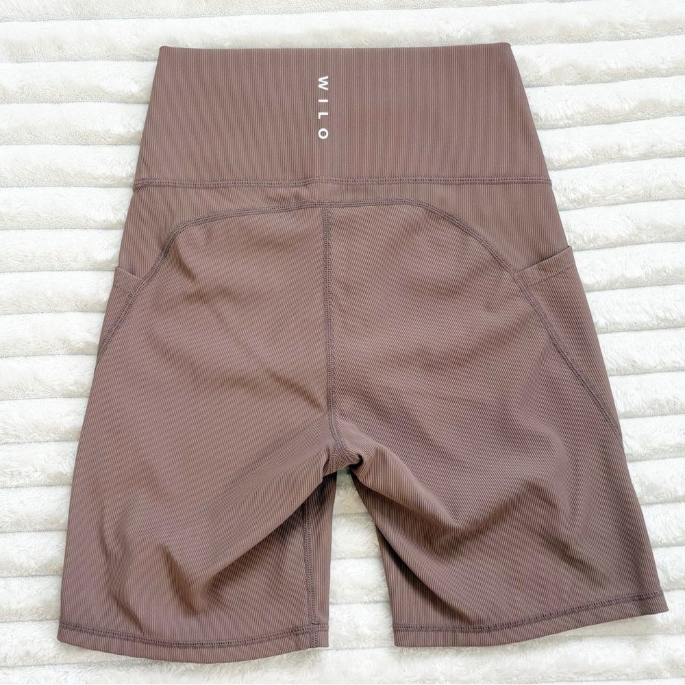 WILO The Label High Waist Bike Shorts Side Pockets Medium - Picture 2 of 8